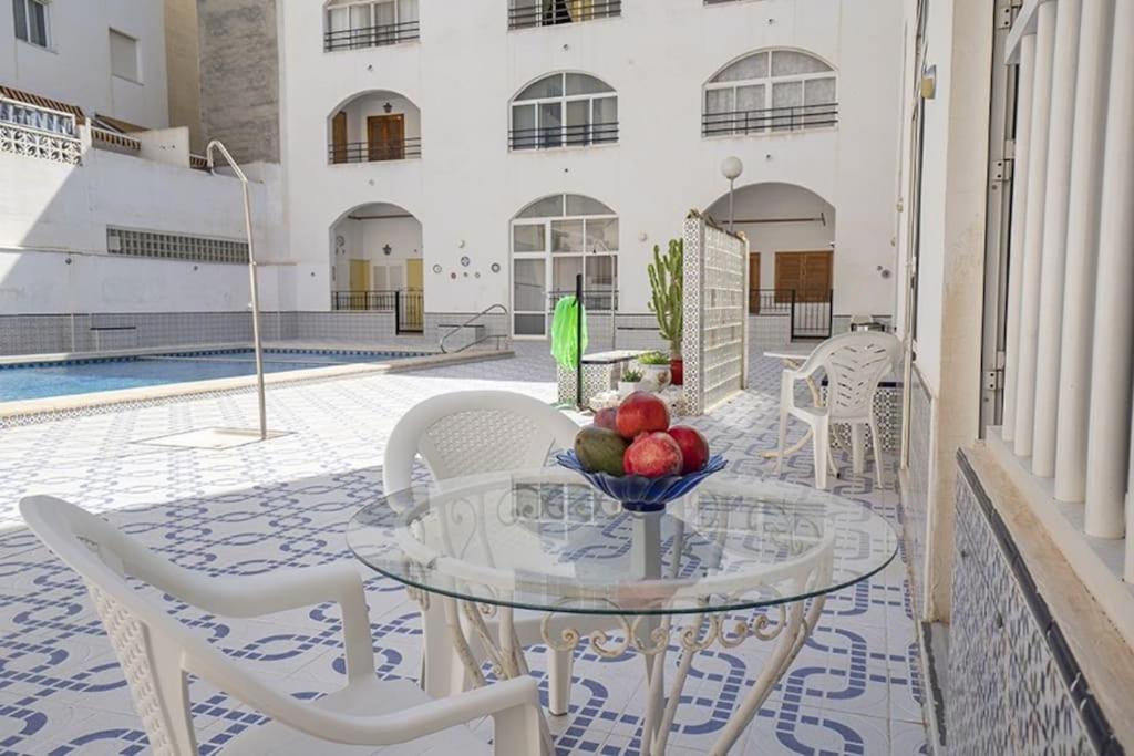 La Casa De Veronica - Serene Apartment With Shared Pool, Steps From The Beach ตอร์เรเวียคา ภายนอก รูปภาพ