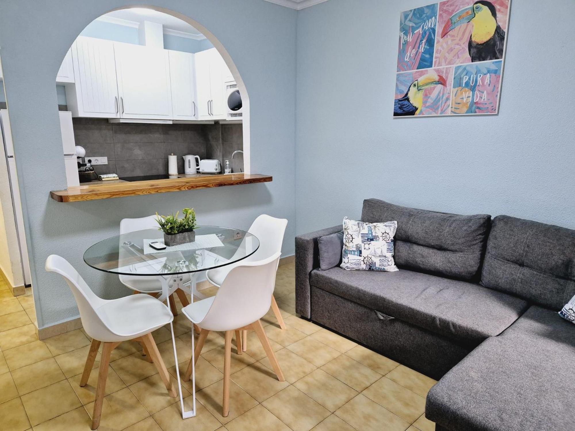 La Casa De Veronica - Serene Apartment With Shared Pool, Steps From The Beach ตอร์เรเวียคา ภายนอก รูปภาพ